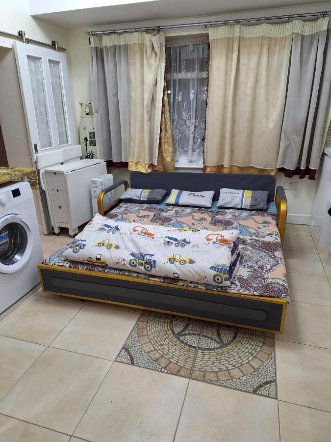 Luxury In With Free Parking. Apartment Birmingham